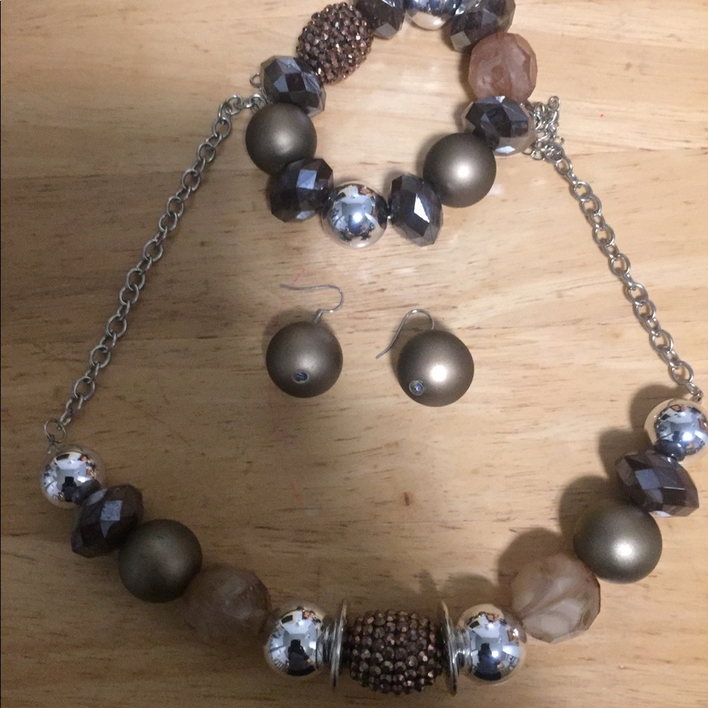 🔴SOLD🔴Camel & Silver Jewelry Set